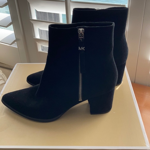 Michael Kors Dawson Mid Bootie Suede - Picture 6 of 9